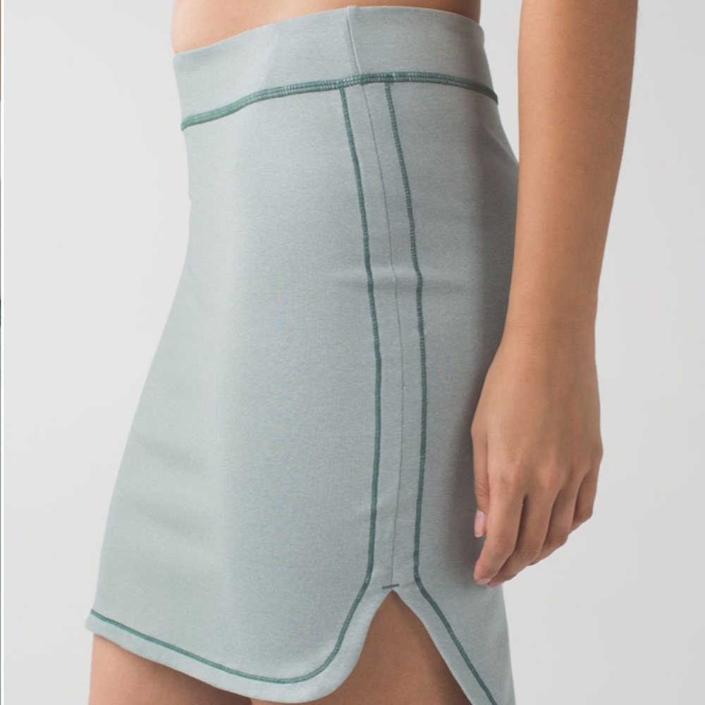 Lululemon City Skirt Heathered Earl Grey with green stitching